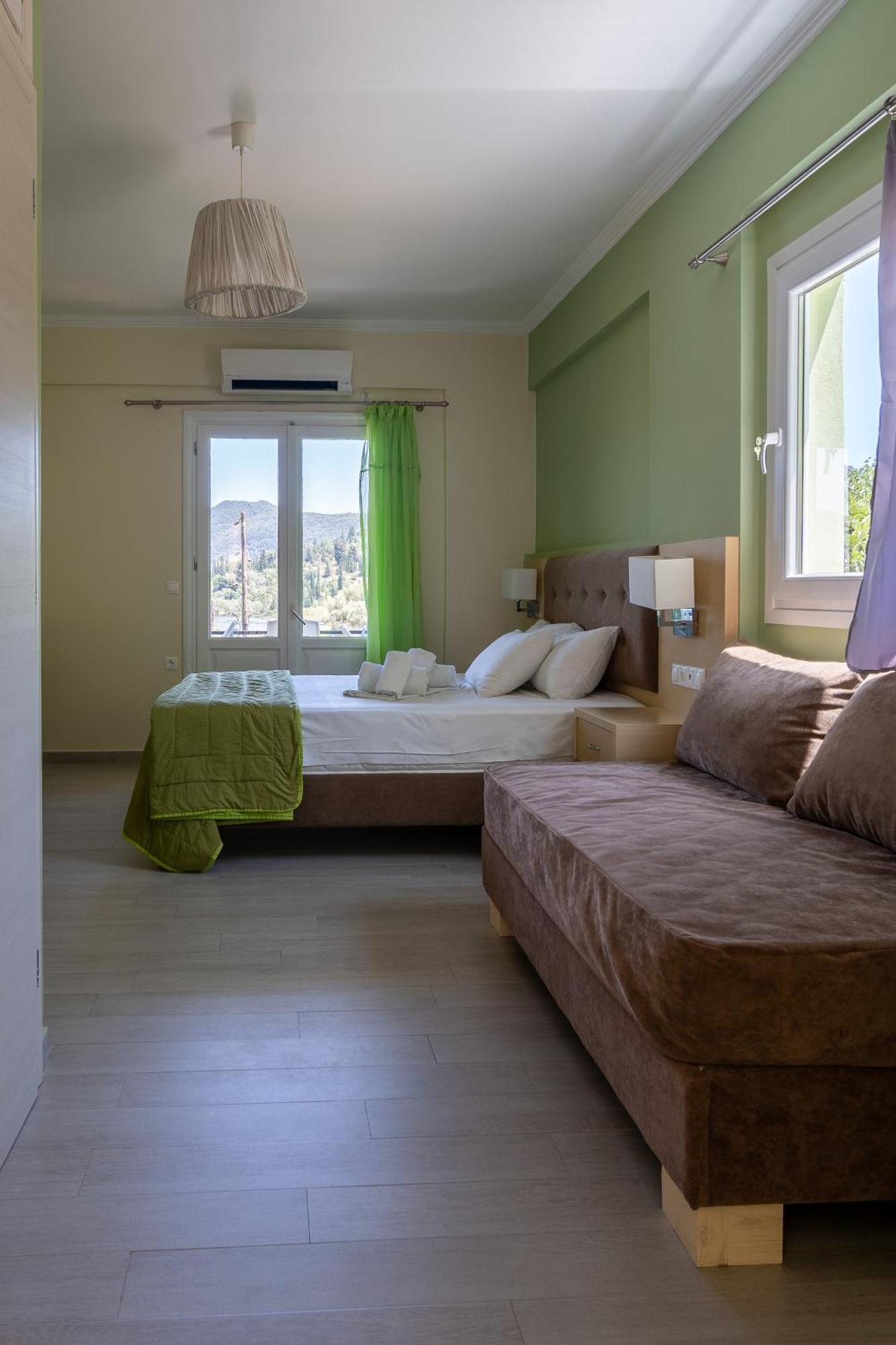 Vliho Bay Suites & Apartments Yénion Zimmer foto