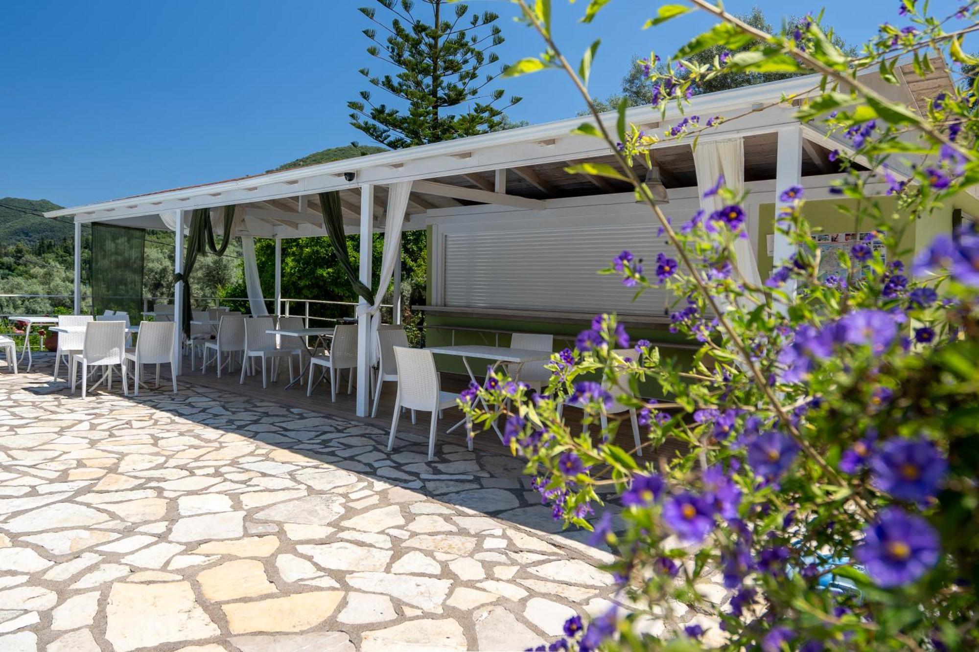 Vliho Bay Suites & Apartments Yénion Exterior foto